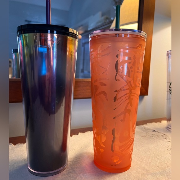 Collection of 2 Starbucks cold cups. - Picture 2 of 3